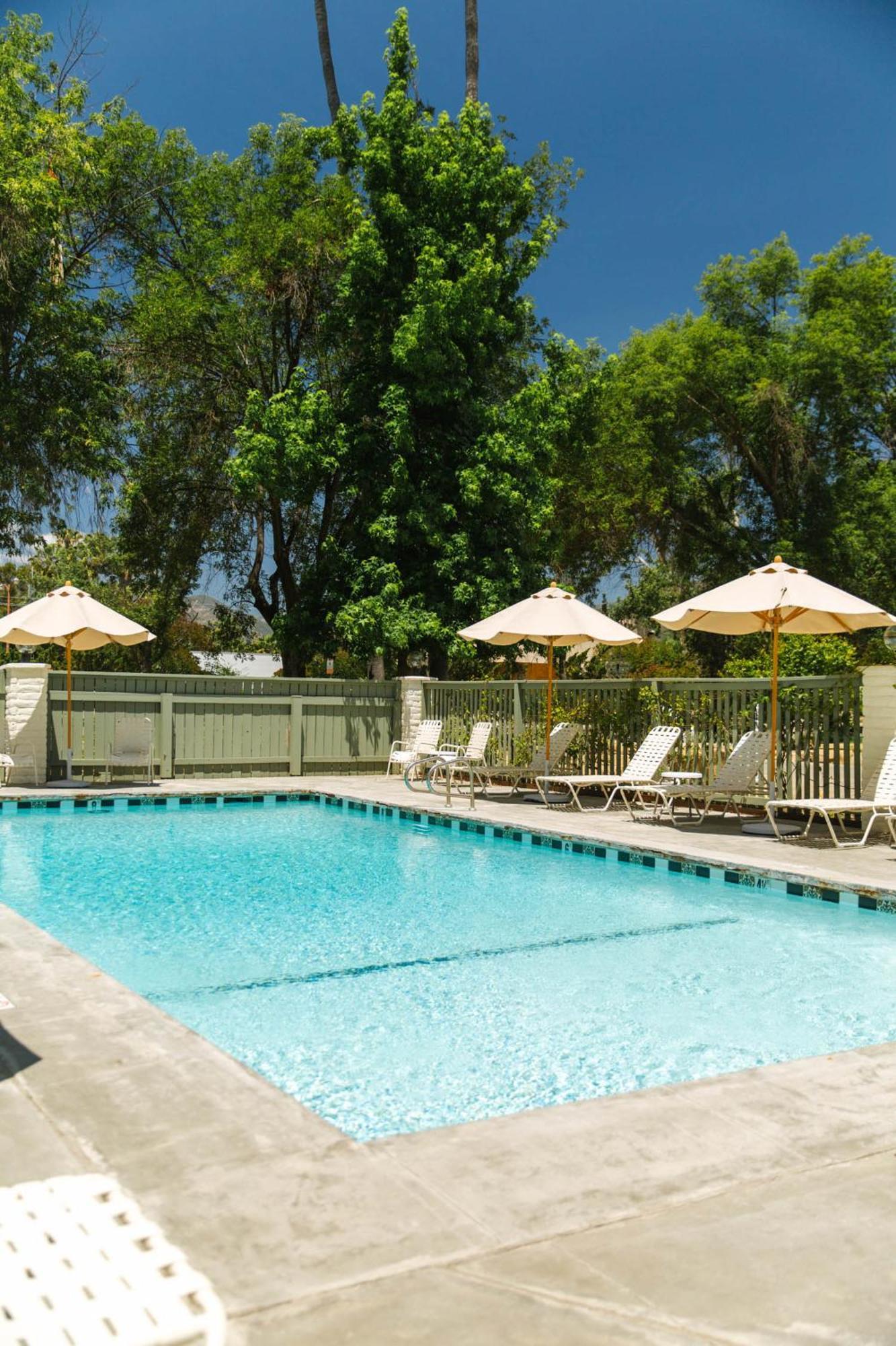 Hummingbird Inn Охай Екстериор снимка